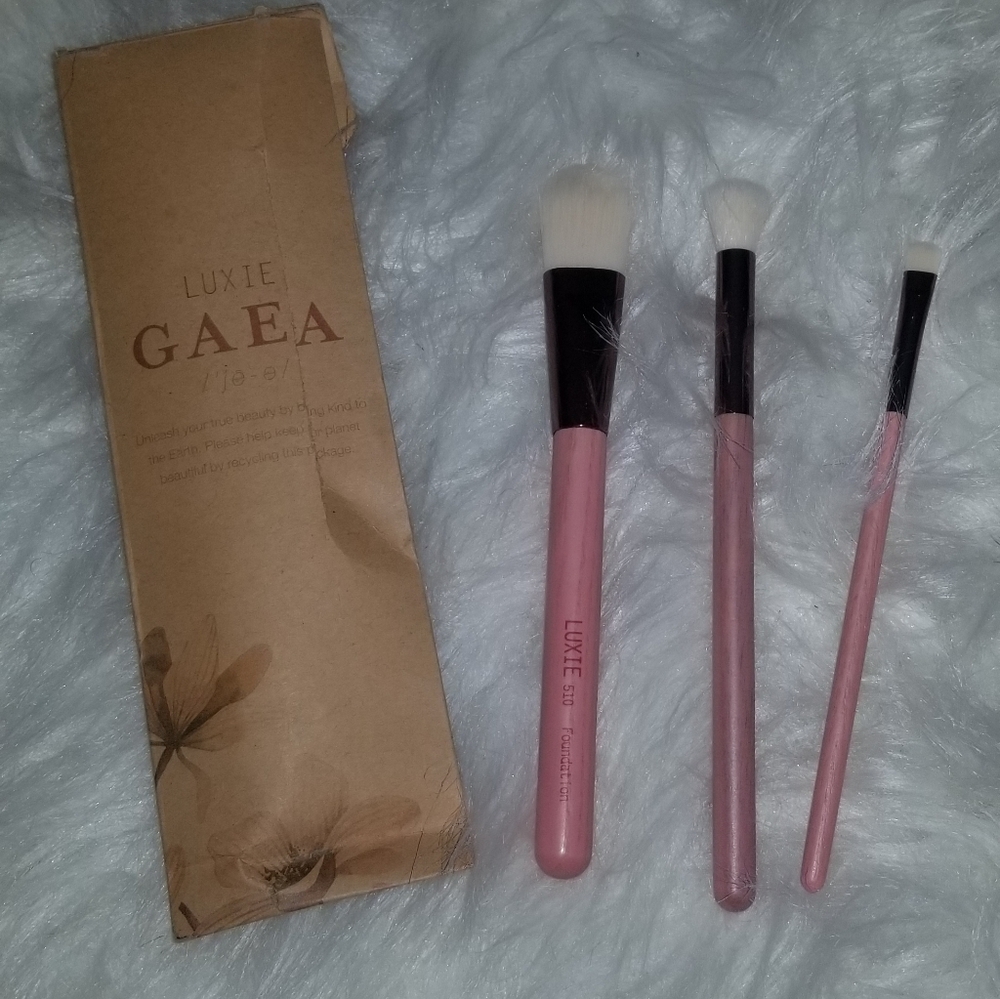 Luxie Gaea makeup brushes
